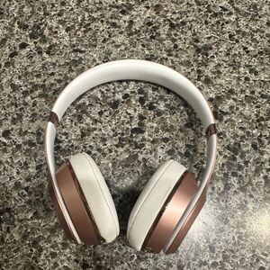 Beats wireless solo 3